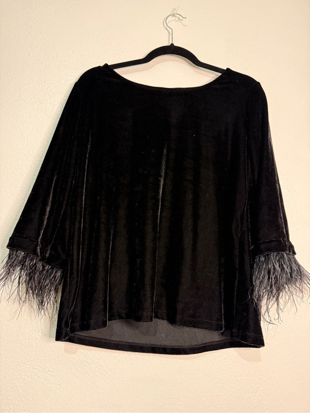 Rafaella Black Velvet Top with Feather Trim Cuffs. Sz MP.